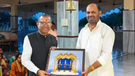 છોટાઉદેપુર: વિધાનસભાના નાયબ મુખ્ય દંડકે નગરમાં પૂર્વ રાજ્યસભાના સાંસદ સાથે શુભેચ્છા મુલાકાત કરી, વિવિધ મુદ્દાઓ પર ચર્ચા પણ કરી.