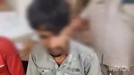 मढ़ौरा: रेपुरा में शराब मामले के एक अभियुक्त को पुलिस ने गिरफ्तार कर भेजा जेल