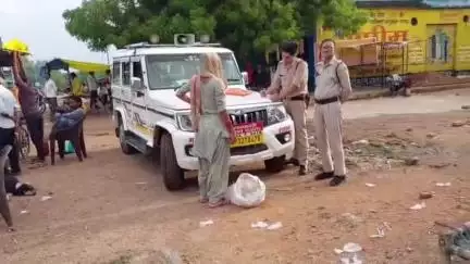 दतिया नगर: अवैध शराब बेच रही महिलाओं पर आबकारी विभाग का छापा, 8 मामले दर्ज, 6 गिरफ्तार