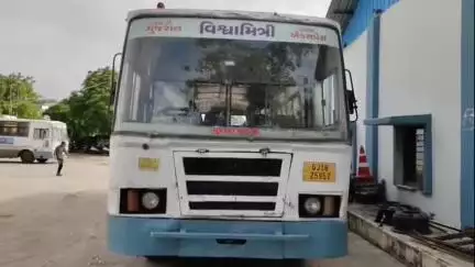 છોટાઉદેપુર: એસટી ડેપોમાં સવારથી ધક્કા મારો અને બસ ચલાવો જેવી સ્થિતિ છે,આપી પ્રતિક્રિયા #Jansamasya