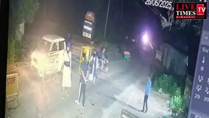 भदरोआ में टोल टैक्स बैरियर पर तोड़फोड़, 55 हजार रुपए लूटे गए