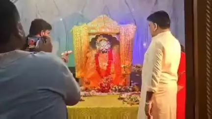 જાંબુઘોડા: જાંબુઘોડાના રણછોડજી મંદિર ખાતે ભગવાન શ્રી જગન્નાથજીની ઉજવણીને લઇ મહાઆરતી તેમજ મહા પ્રસાદીનો લાભ ગ્રામજનોએ લીધો