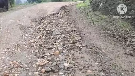 आसपुर: कांठडी पंचायत क्षेत्र के ग्रामीणों ने पक्की सड़क नहीं बनने पर चुनाव बहिष्कार की चेतावनी दी