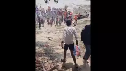 बेल्थरा रोड: सरयू में भैंस के साथ तैरकर जा रहे वृद्ध की डूबकर मौत, 20 घंटे बाद खैरा के पास मिला शव, एनडीआरएफ की टीम को मिली सफलता
