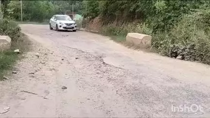बिलासपुर सदर: प्रधानमंत्री ग्राम सड़क योजना के तहत पनौल-सुन्हाणी पुल-सेर सड़क का कार्य बंद होने पर रोष #jansamasya