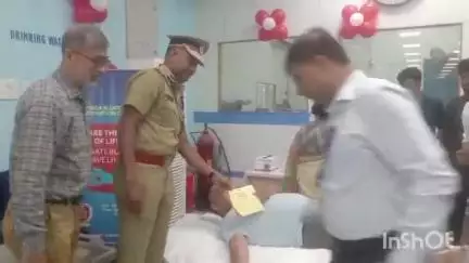 কোচবিহার ১: সাগর দিঘী সংলগ্ন SBI কার্যালয়ে রক্ত দান শিবিরের উদ্বোধন করেন পুলিশ সুপার