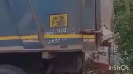 लालगंज: खीरो कस्बे में RTO विभाग की बड़ी लापरवाही, ओवरलोड डंपर का वीडियो सोशल मीडिया पर हो रहा वायरल