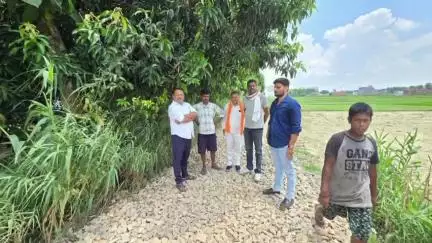 नौगढ़: नगर पालिका सिद्धार्थनगर के अध्यक्ष ने वार्ड पंडित दीनदयाल उपाध्याय नगर बसडीलिया में निर्माण कार्यों का निरीक्षण किया