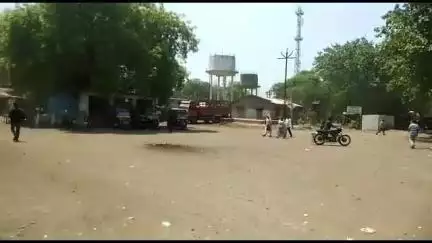 बोदवड: अंतुर्ली येथील अल्पवयीन मुलीस दोन तरुणांनी तिच्या वडिलांना ठार मारण्याची धमकी देऊन पळवून नेले, मुक्ताईनगर पोलिसात गुन्हा
