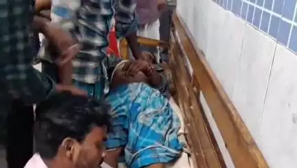 ভগবানগোলা ১: ছাদের ঢালাইয়ের সময় ১১ হাজার ভোল্টের তারে লেগে বিদ্যুৎস্পৃষ্ট শ্রমিক, আশঙ্কাজনক অবস্থায় মুর্শিদাবাদ মেডিক্যালে রেফার