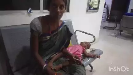 भूलवश चकरभाठा रेलवे स्टेशन में बच्चे के साथ उतरी दुर्ग की महिला को चकरभाठा पुलिस की तत्परता से रात में पहुंचाया गया बिल