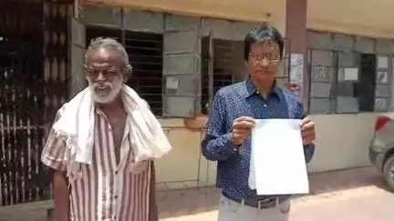 नरसिंहपुर: खुलरी के स्वास्थ्य केंद्र में ताला, डॉक्टर ड्यूटी से गायब, ग्रामीणों ने कलेक्टर से की शिकायत