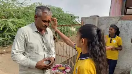 લખપત: "કન્યા કેળવણી મહોત્સવ" અને "શાળા પ્રવેશોત્સવ"; આશાપર પ્રાથમિક શાળામાં કાર્યક્રમ યોજાયો