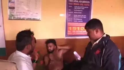 ಚಿಕ್ಕೋಡಿ: ಅಂಕಲಿ ಗ್ರಾಮದಲ್ಲಿ ಟ್ರಾಫಿಕ್ ದಂಡ ಕಟ್ಟದ ತಾಯಿ ಮಗನ ಮೇಲೆ ಪೊಲೀಸರ ಹಲ್ಲೆ