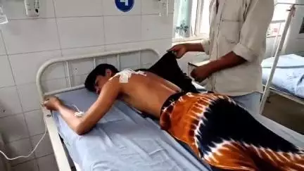 चित्तौड़गढ़: निंबाहेड़ा क्षेत्र में प्रेम प्रसंग के मामले को लेकर युवक पर चाकू से हमला, घायल को जिला चिकित्सालय में भर्ती कराया गया