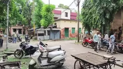 কৃষ্ণনগর ১: কালীগঞ্জে বোমাবাজির ঘটনায় আরো ৪জনকে গ্রেফতার পুলিশের,৭ দিনের পুলিশ হেপাজত চেয়ে কৃষ্ণনগর আদালতে পেশ করা হয় ধৃতদের