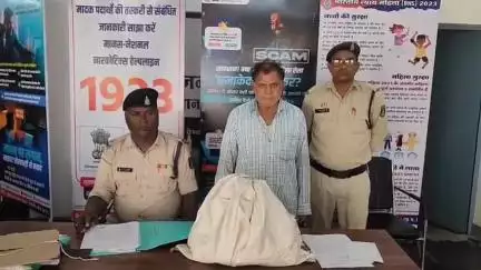 चांपा: चांपा पुलिस ने बालपुर गांव से देशी शराब की अवैध बिक्री करने वाले आरोपी को किया गिरफ्तार, 34 पाव देशी शराब जब्त