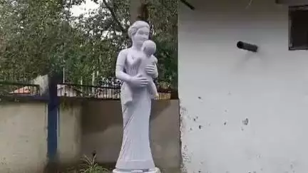 जबलपुर: वेतन न मिलने से नाराज़ रानीदुर्गावती एल्गिन अस्पताल के सफाई कर्मचारियों ने की हड़ताल