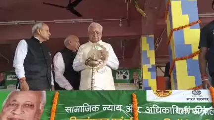 बड़हरा: महामहिमा राजपाल बखोरापुर पहुंचे, मां काली मंदिर में दिव्यांगजन व वरिष्ठ नागरिकों को निशुल्क सहायक उपकरण वितरित किए
