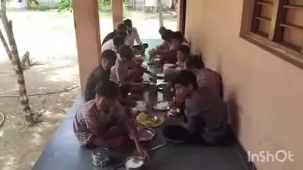 నాగర్ కర్నూల్: రాజాపూర్ హైస్కూల్లో మధ్యాహ్న భోజనం లేక విద్యార్థుల పస్తులు