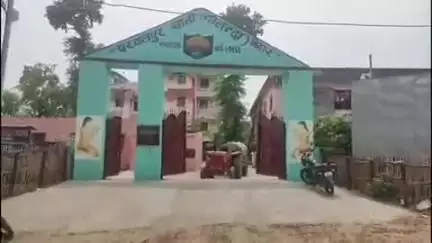 परवलपुर थाने में लगा जनता दरबार, जमीनी विवाद के 6 में से 2 मामलों का हुआ निष्पादन