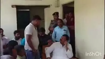 कुर्था: पूर्व विधायक सत्यदेव कुशवाहा के निधन पर JDU प्रदेश अध्यक्ष ने भिमलीचक पहुंचकर परिजनों को दी सांत्वना