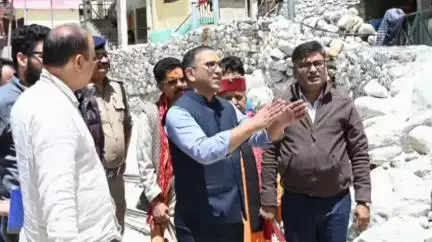 भटवाड़ी: डीएम ने गंगोत्री धाम में बाढ़ सुरक्षा के लिए दीर्घकालिक निर्माण कार्यों का किया स्थलीय निरीक्षण