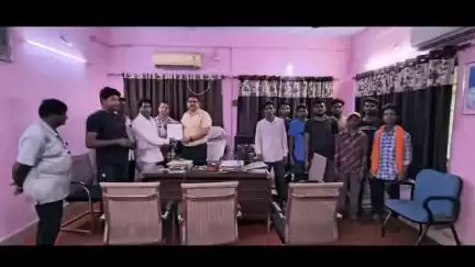 आदित्यपुर गम्हरिया: आजसू पार्टी ने वार्ड 9, भुवा नायक टोला में पीने के पानी की समस्या के निदान के लिए किया प्रदर्शन