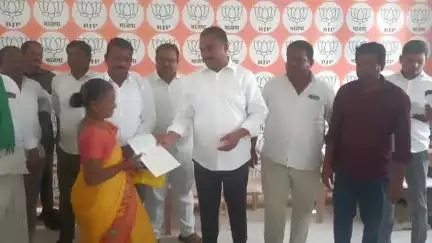 నిర్మల్: బాధిత కుటుంబాలకి అండగా ఉంటా:నిర్మల్ ఎమ్మెల్యే మహేశ్వర్ రెడ్డి