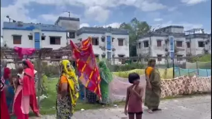 দিনহাটা ১: বাংলা ভাষায় কথা বলাই হল কাল, দিল্লি পুলিশের হাতে বাংলাদেশী সন্দেহে গ্রেফতার দিনহাটার ৮ বাসিন্দা