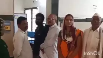 जालना: दहा वाजूनही जिल्हा सामान्य रूग्णालयात डॉक्टर नर्स गैर हजर रुग्णालयात रुग्णांची तपासणीसाठी  गर्दी