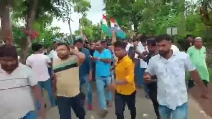 জলঙ্গি: শহিদ দিবসের আগে জলঙ্গীতে প্রস্তুতি জোরকদমে, পথসভা ও দেওয়াল লিখন কর্মসূচি তৃণমূল যুব কংগ্রেসের, উপস্থিত বিধায়ক