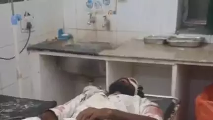 पाली: जाडन गांव में मोटरसाइकिल के आगे मवेशी आने से पति-पत्नी हुए घायल, बांगड़ हॉस्पिटल में कराया गया भर्ती