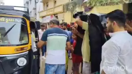 ઓખામંડળ: દ્વારકામાં લારી ગલ્લા હો વાળા નાના વેપારીઓનું આંદોલન યથાવત આજે ત્રીજા દિવસે પણ આંદોલન યથાવત