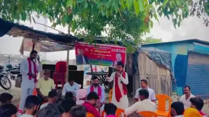 आज दिनांक 28/06/2025 को 136 ददरौल विधानसभा के अंतर्गत पीडीए चर्चा कार्यक्रम के दौरान ठाकुर देवराज सिंह बंन्थरा का लोकप्रिय गीत ददरौल विधान सभा की जनता के लिए। 🙏❤️