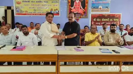 માંગરોળ: માંગરોળ શહેર ખાતે 'શાળા પ્રવેશોત્સવ’ અંતર્ગત ધારાસભ્ય શ્રી એ આપી હાજરી