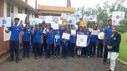 इम़पिरियल इंटरनेशनल स्कूल
नशा मुक्ति अभियान छात्रों द्वारा रैली निकाली गई