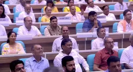 आचार्य श्री विद्यानंद महाराज की 100वीं जयंती के अवसर पर प्रधानमंत्री द्वारा डाक टिकट और स्मृति सिक्के का विमोचन किया गया