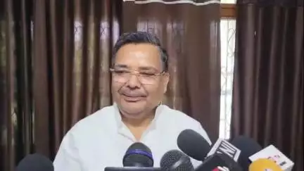 मैनपुरी: सर्किट हाउस में पहुंचे कैबिनेट मंत्री जयवीर सिंह ने पत्रकारों से वार्ता में सपा पर साधा निशाना