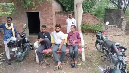 उरई: ग्राम बोहदपुरा में खेत में काम कर रहे किसान को सांप ने बनाया शिकार, मौके पर हुई दर्दनाक मौत
