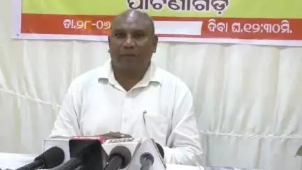 ପାଟଣାଗଡ: ସ୍ବାସ୍ଥ୍ୟ ମନ୍ତ୍ରୀ ଙ୍କ ନକଲି ସାଟିଫିକ୍ଟେ କୁ ନେଇ ହୋଟେଲ ଗକୁଳ ରେ ପ୍ରତିଷ୍ଠା ରଖିଛନ୍ତି କେକେଡି ସଂଗଠନ ର ଆବାହକ