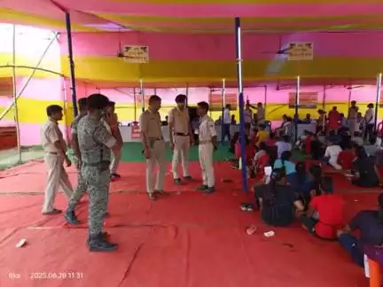 आज दिनांक-28.06.25 को पुलिस अधीक्षक, कटिहार द्वारा कटिहार जिलान्तर्गत राजेंद्र स्टेडियम में संचालित बिहार होमगार्ड भर्ती प्रक्रिया का निरीक्षण किया गया तथा संबंधित पदाधिकारी को आवश्यक दिशा-निर्देश दिया गया I