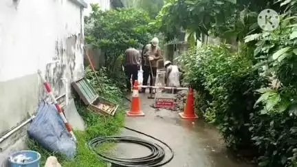 ঠাকুরপুকুর-মহেশতলা: অভিষেক বন্দ্যোপাধ্যায়ের উদ্যোগে ঘোষবাগানের ৯টি পরিবার ৪০ বছর পর পেল ইলেকট্রিক  খুশি পরিবারের লোকজনেরা