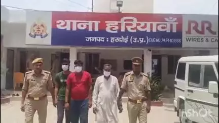 हरदोई: कपूरपुर चौधी निवासी आकाश के साथ विवाद और गाली-गलौज करने वाले पट्टेलाल, वीरपाल, हरिओम पुलिस की हिरासत में