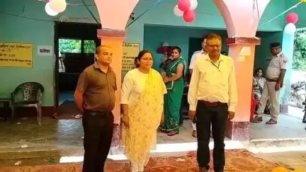 सूरजगढ़: सूरजगढ़ा नगर परिषद के वार्ड नंबर 13 में वार्ड पार्षद के रिक्त पद के लिए मतदान जारी
