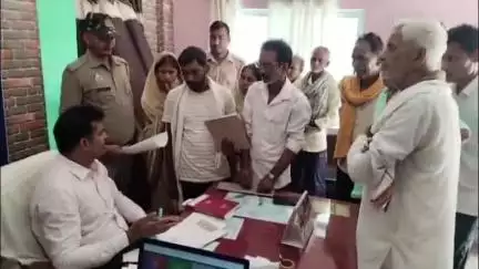 बेल्थरा रोड: उभांव थाना में समाधान दिवस पर नायब तहसीलदार ने 4 मामलों का निस्तारण किया, 10 शिकायती पत्रों की हुई सुनवाई
