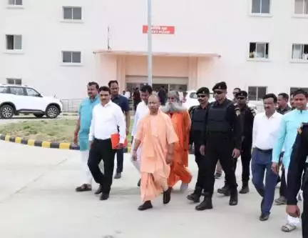 गोरखपुर: मुख्यमंत्री योगी आदित्यनाथ ने राष्ट्रपति के प्रस्तावित आगमन से पूर्व गुरु गोरखनाथ आयुष विश्वविद्यालय का किया निरीक्षण