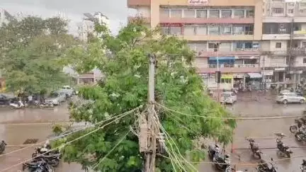 મોરબી: મોરબી આજે સવારથી ધીમીધારે વરસાદ શરૂ
