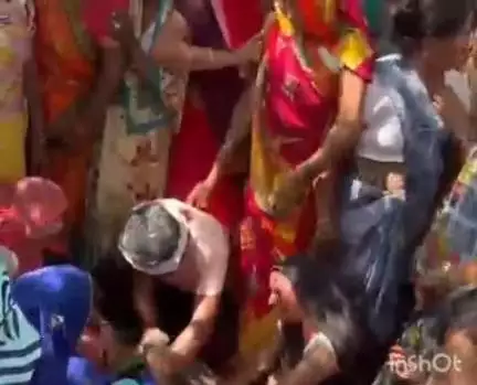 कैसरगंज: मंगल मेला पांडे पुरवा गांव में चारा काटने गई महिला की संदिग्ध परिस्थितियों में मौत, परिवार में मचा कोहराम