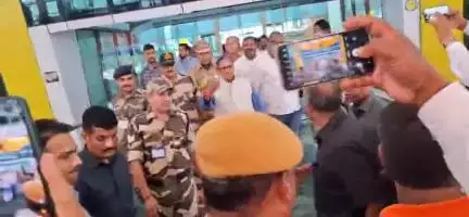 गिर्वा: पंजाब के राज्यपाल कटारिया का डबोक एयरपोर्ट पर भव्य स्वागत किया गया